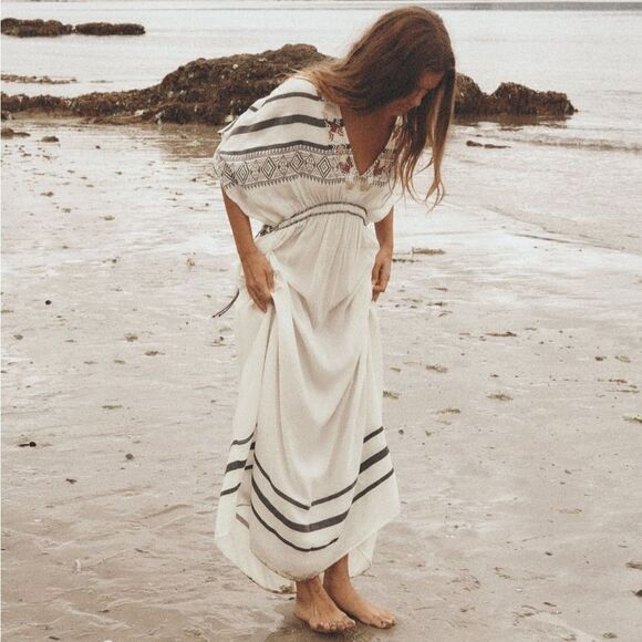 Zara White Maxi Dress with Black Embroidered Stripes - Picture 4 of 10